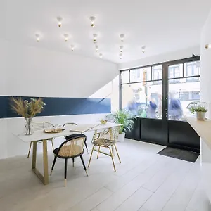 https://urban-walls.brusselshotelsbook.com